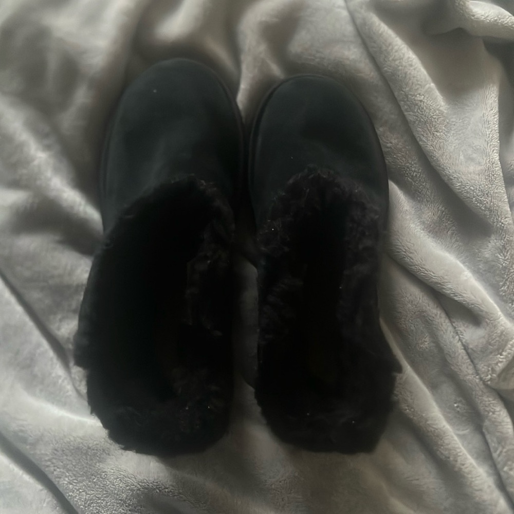 UGG BOOTS